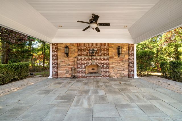 8 China Lane, Setauket, NY 11733