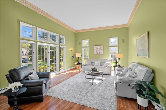 8 China Lane, Setauket, NY 11733