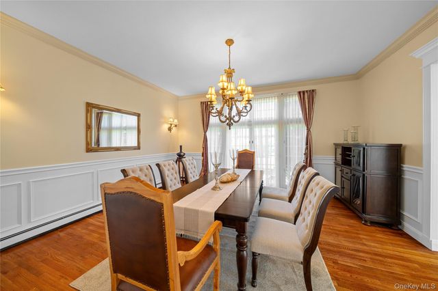 8 China Lane, Setauket, NY 11733
