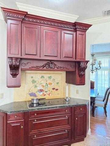 8 China Lane, Setauket, NY 11733