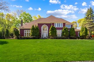 8 China Lane, Setauket, NY 11733