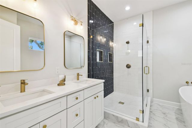 3106 W CHEROKEE AVENUE, Tampa, FL 33611