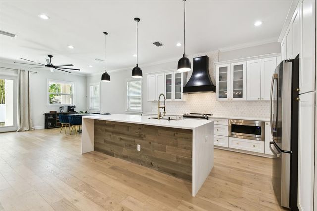 3106 W CHEROKEE AVENUE, Tampa, FL 33611