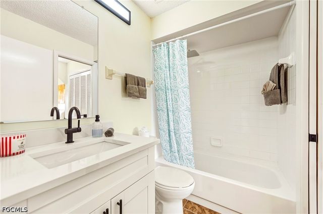 616 SE 14th TER 201, Cape Coral, FL 33990