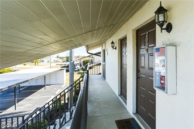 616 SE 14th TER 201, Cape Coral, FL 33990