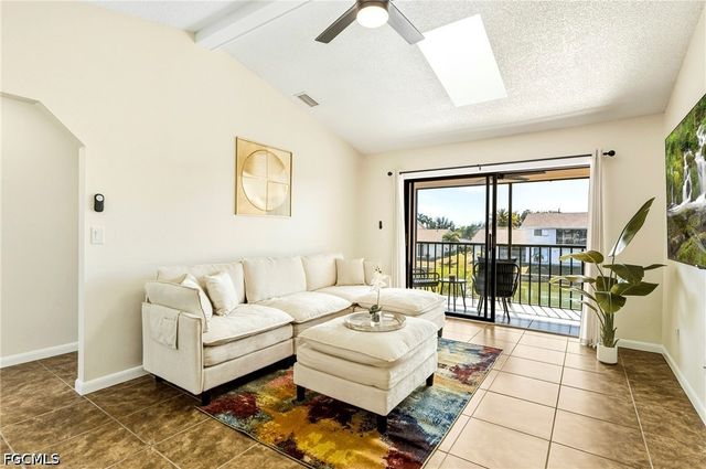 616 SE 14th TER 201, Cape Coral, FL 33990