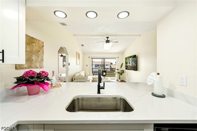 616 SE 14th TER 201, Cape Coral, FL 33990