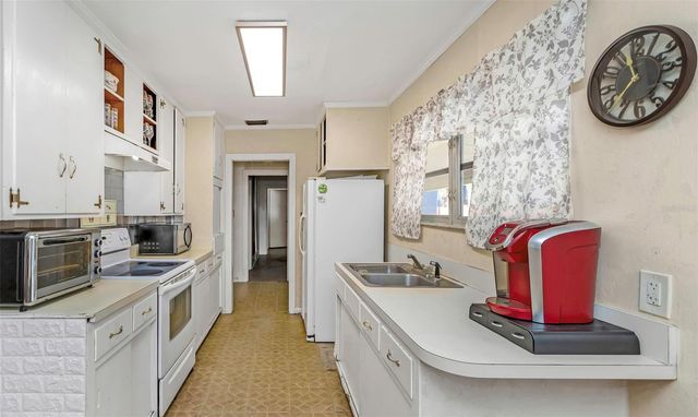 17902 BURNSIDE ROAD, Lutz, FL 33548