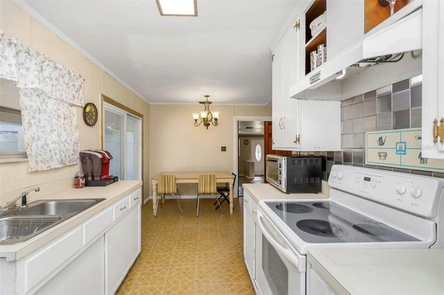 17902 BURNSIDE ROAD, Lutz, FL 33548