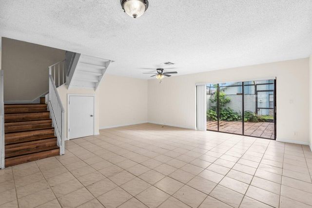 9112 SW 21st Court E, Boca Raton, FL 33428