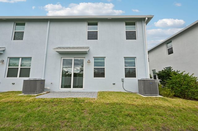 568 Salisbury Circle, Fort Pierce, FL 34982
