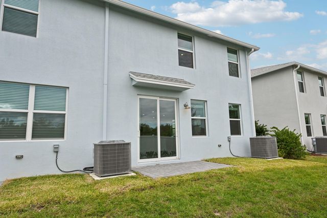 568 Salisbury Circle, Fort Pierce, FL 34982