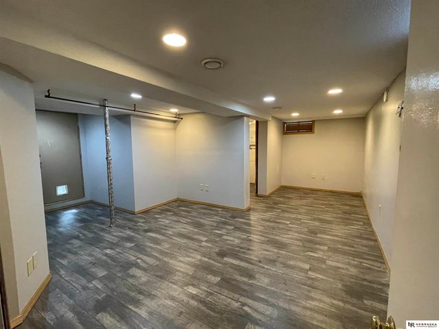 3049 Newport Avenue, Omaha, NE 68112