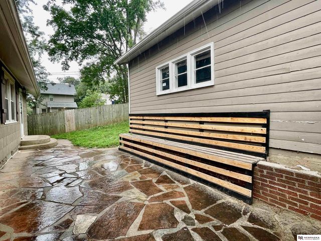 3049 Newport Avenue, Omaha, NE 68112