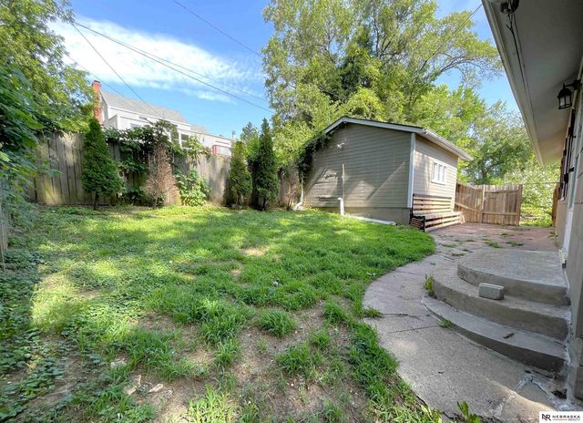 3049 Newport Avenue, Omaha, NE 68112