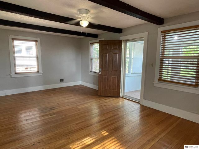 3049 Newport Avenue, Omaha, NE 68112