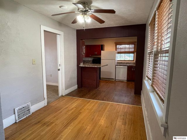 3049 Newport Avenue, Omaha, NE 68112
