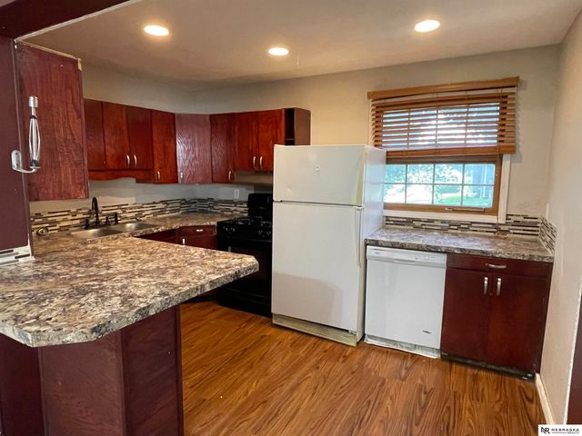 3049 Newport Avenue, Omaha, NE 68112