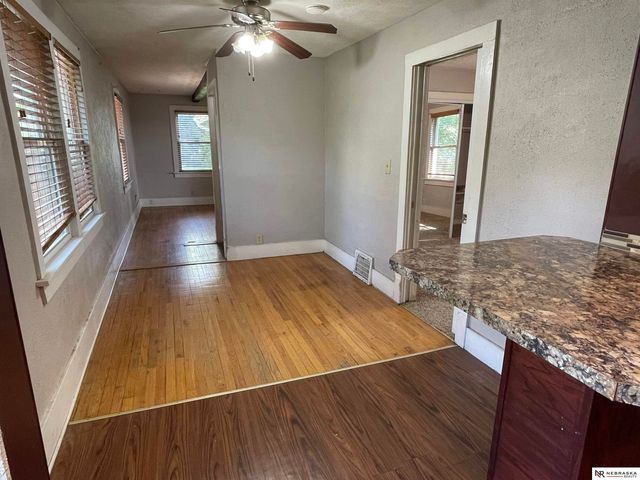 3049 Newport Avenue, Omaha, NE 68112