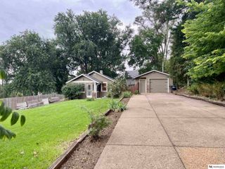 3049 Newport Avenue, Omaha, NE 68112