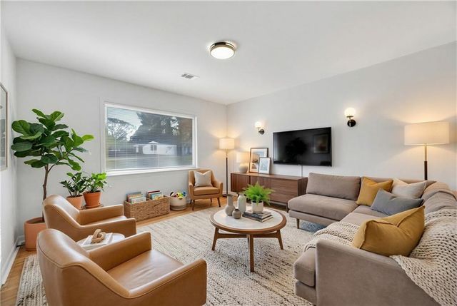 201 E simon NW Terrace, Atlanta, GA 30318