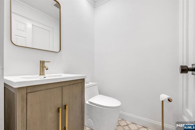 836 Hemlock Court T165, Norwood, NJ 07648