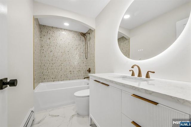 836 Hemlock Court T165, Norwood, NJ 07648