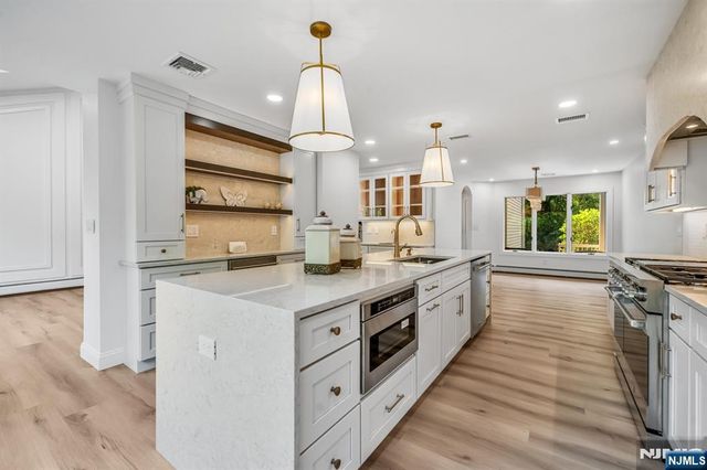 836 Hemlock Court T165, Norwood, NJ 07648