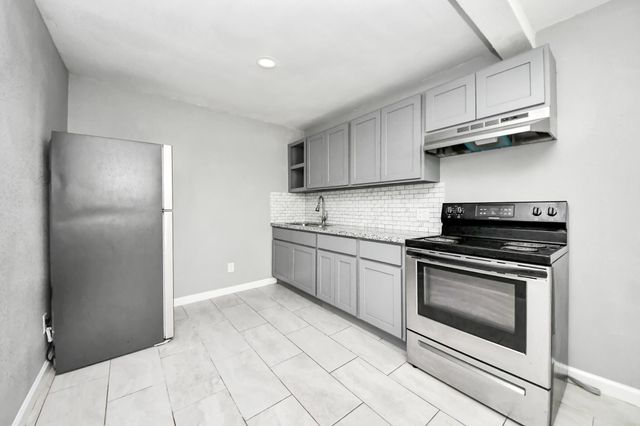 7919 Brays Street D, Houston, TX 77012