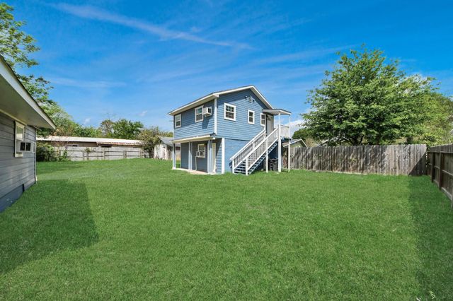 7919 Brays Street D, Houston, TX 77012