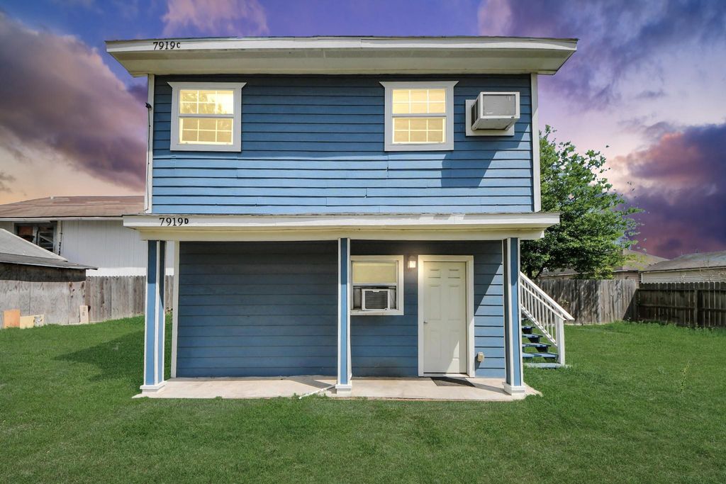 7919 Brays Street D, Houston, TX 77012