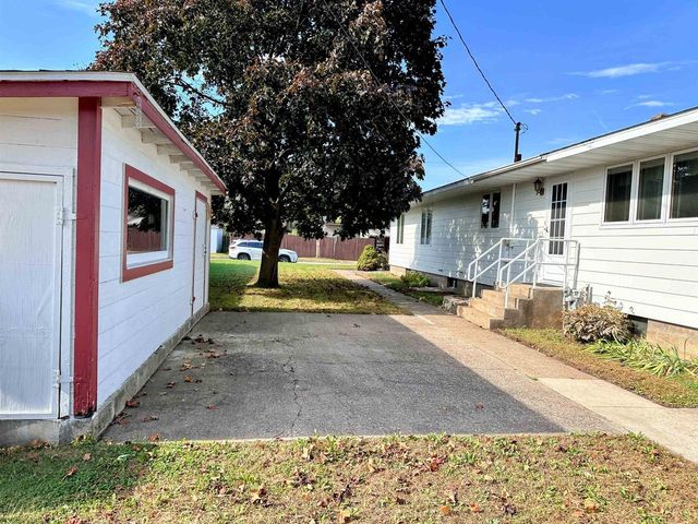 1202 S 9th Street, Prairie Du Chien, WI 53821