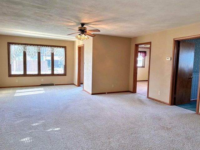 1202 S 9th Street, Prairie Du Chien, WI 53821