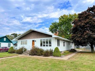1202 S 9th Street, Prairie Du Chien, WI 53821