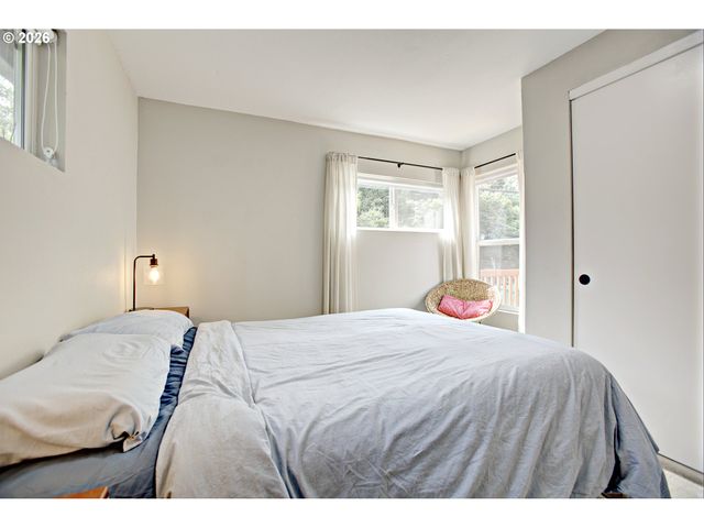 8425 N SWENSON St, Portland, OR 97203