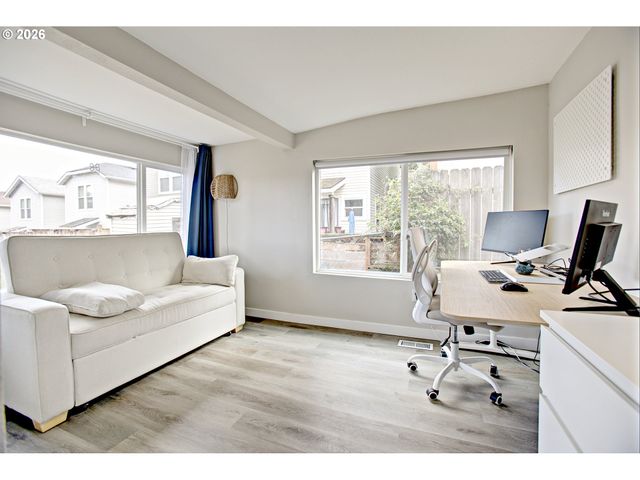 8425 N SWENSON St, Portland, OR 97203