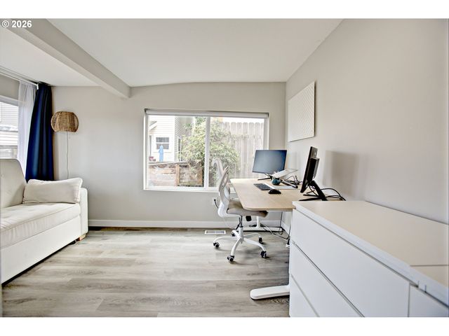 8425 N SWENSON St, Portland, OR 97203
