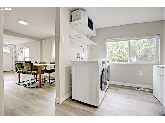 8425 N SWENSON St, Portland, OR 97203