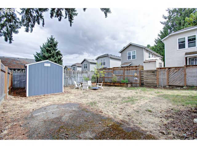 8425 N SWENSON St, Portland, OR 97203
