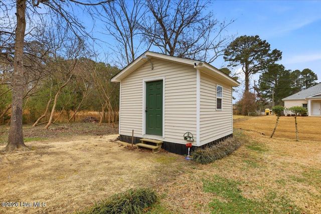 525 W Edwards Street, Princeton, NC 27569