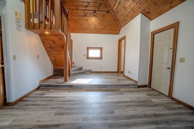 527 Badger Drive, Baraboo, WI 53913