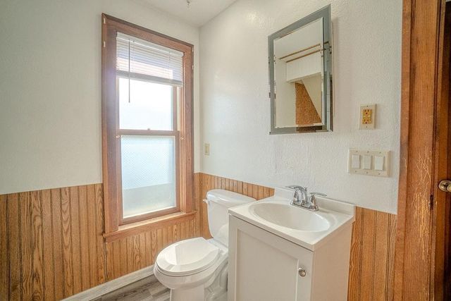 527 Badger Drive, Baraboo, WI 53913