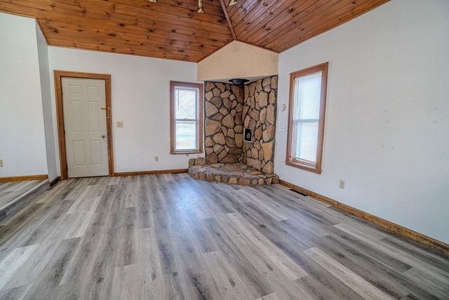 527 Badger Drive, Baraboo, WI 53913