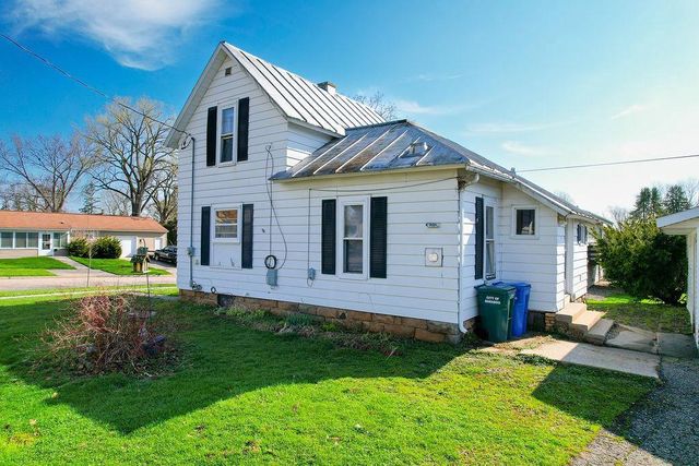 527 Badger Drive, Baraboo, WI 53913
