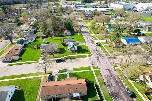 527 Badger Drive, Baraboo, WI 53913