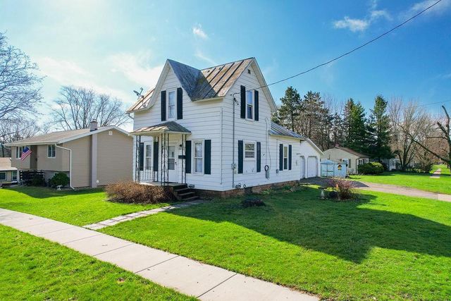 527 Badger Drive, Baraboo, WI 53913