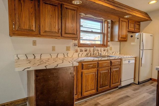527 Badger Drive, Baraboo, WI 53913