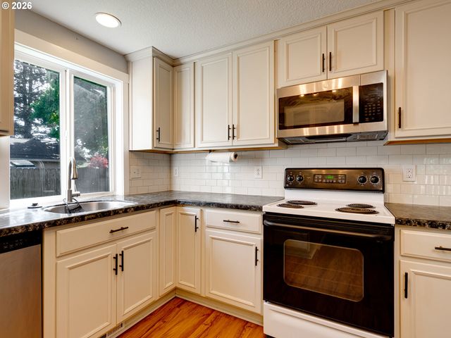 203 Sw 3RD Ave, Battle Ground, WA 98604