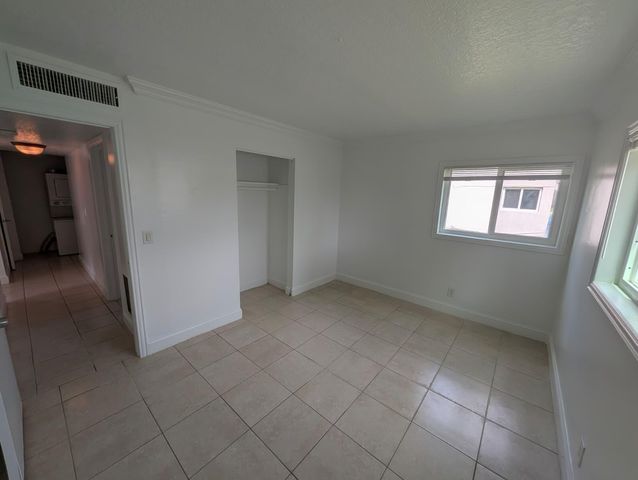 817 Lighthouse Drive Apt B, North Palm Beach, FL 33408