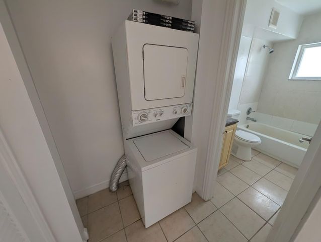 817 Lighthouse Drive Apt B, North Palm Beach, FL 33408
